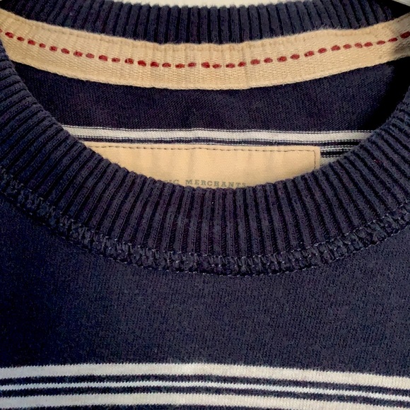 ⭐️ 3/$20 Hollister Long Sleeve - Picture 3 of 3